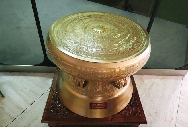 Vietnam-bronze-drum-in-Switzerland8
