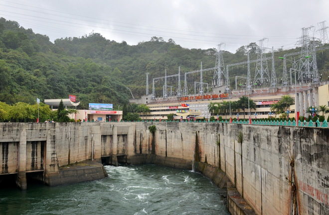 Hoa-Binh-Hydropower (1)