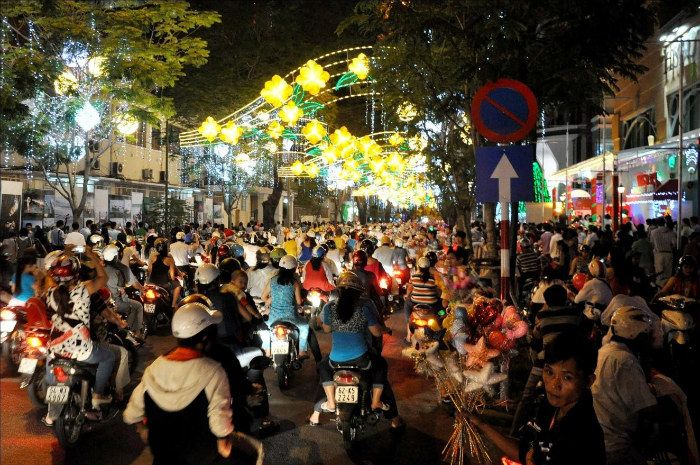 Sparkling Christmas In Vietnam (2)