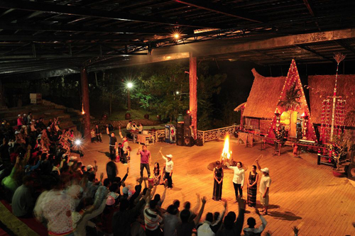 Travel Da Lat And Experience Gong Culture  (3)
