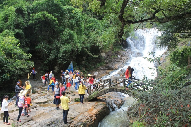 Adventure Activities At Datanla Waterfall (1)