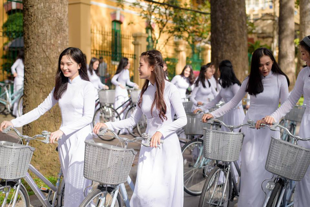 Ao Dai - Vietnamese traditional dresses - vietnam-online