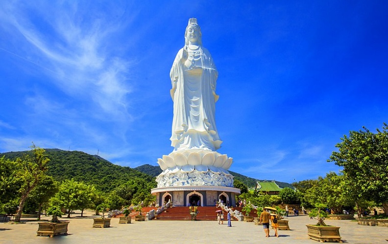 7m high Buddha statue