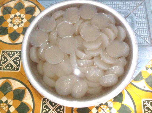 Boiled Xu Xoa liquid turns white jelly after 3 hours under room temperature
