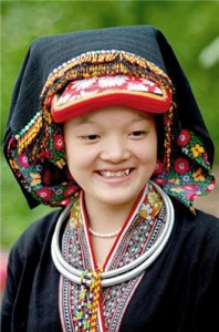 Exquisite Costumes of Dao Ethnic Women (part 2)