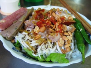Tasty Da Nang Fish Noodle Soup (Bún mắm)